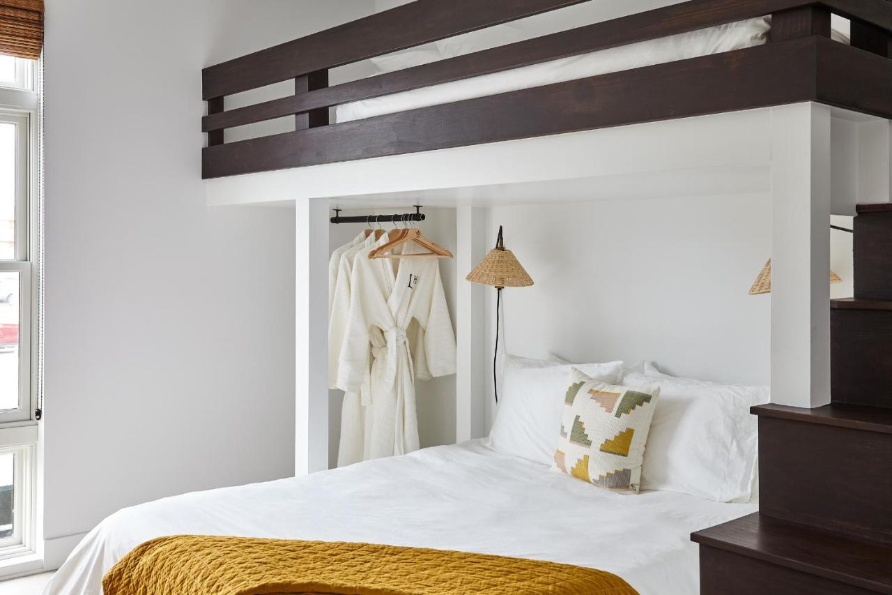 Lokal Hotel كيب ماي المظهر الخارجي الصورة